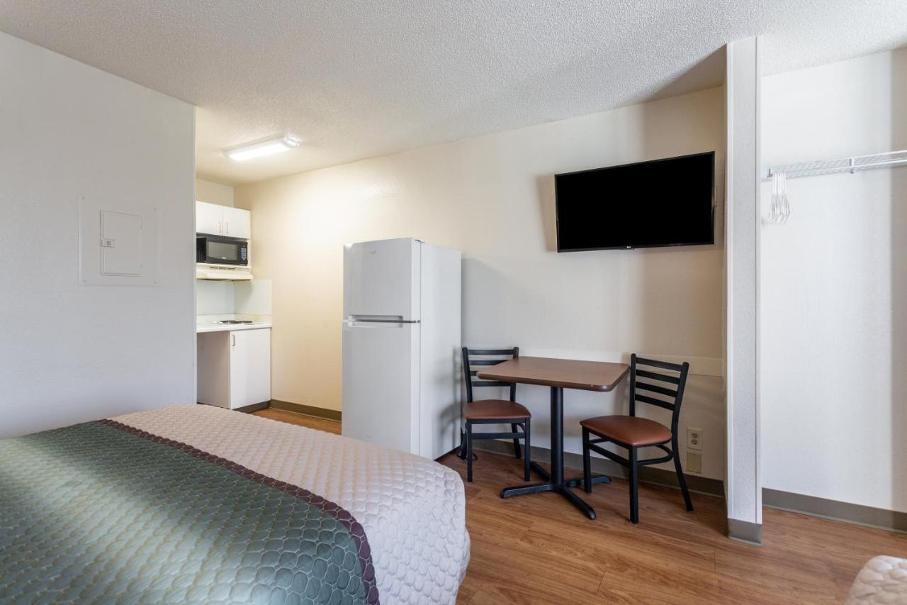 Hometowne Studios By Red Roof Nashville - Airport/Briley Pkwy Dış mekan fotoğraf